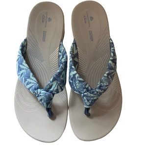 cloud stepper flip flop